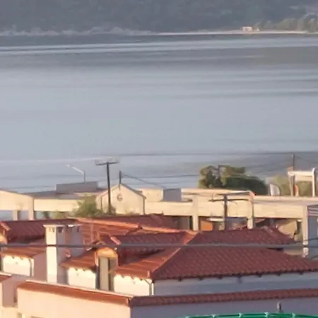 Blue Sunrise House - 230m From Loutra Oraias Elenis